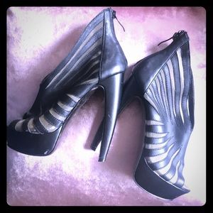 Bebe platform HIGH heels!